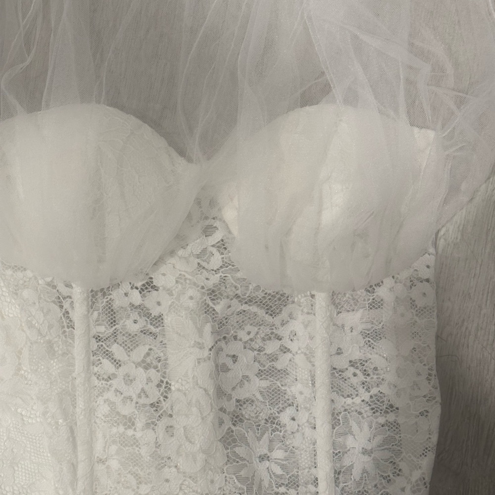 Lovers + Friends Elliot Top in White Lace NWT - Picture 7 of 8